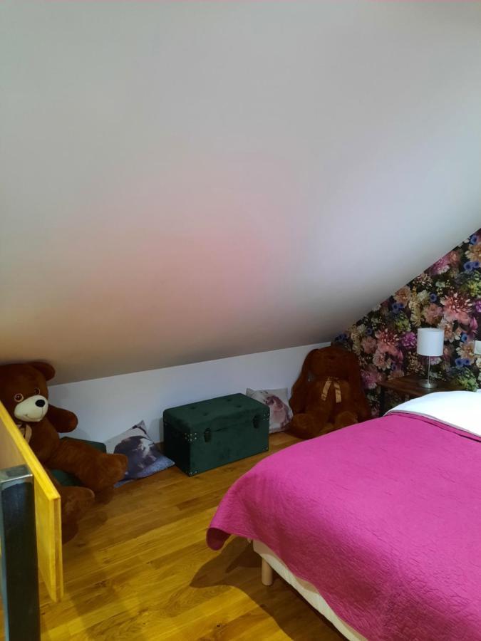 Chalet A L'Oree Du Bois Avec Parking Tournavaux 外观 照片